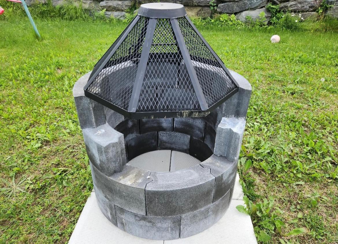 Maison Chaleureuse, Energetique Et Florale Sherbrooke Ngoại thất bức ảnh